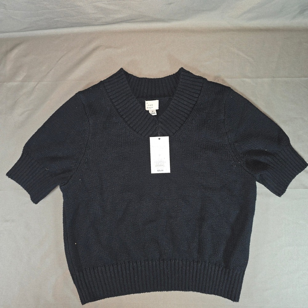 A New Day Womens Black Short Sleeve V-Neck Knit Sweater Size M NWT
